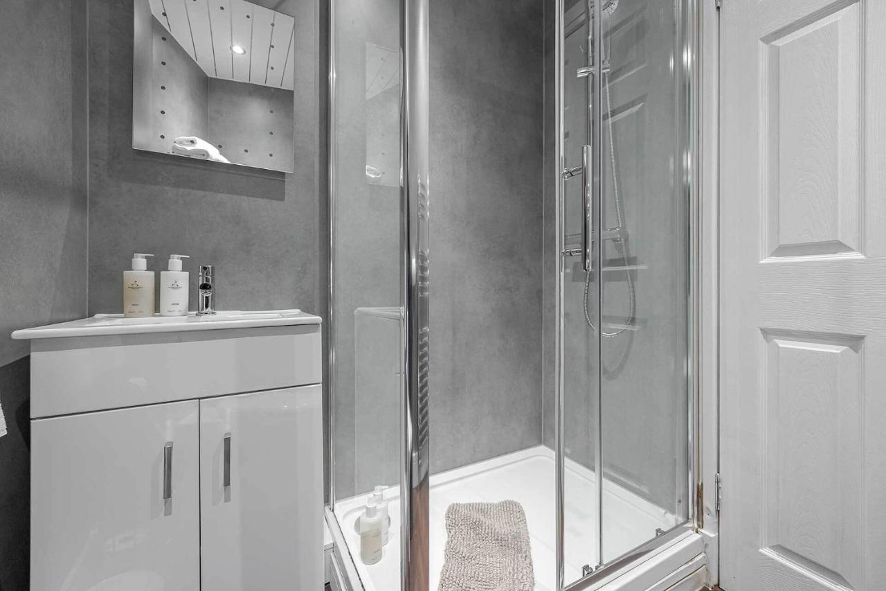 Carmel Apartments Falkirk Phòng bức ảnh