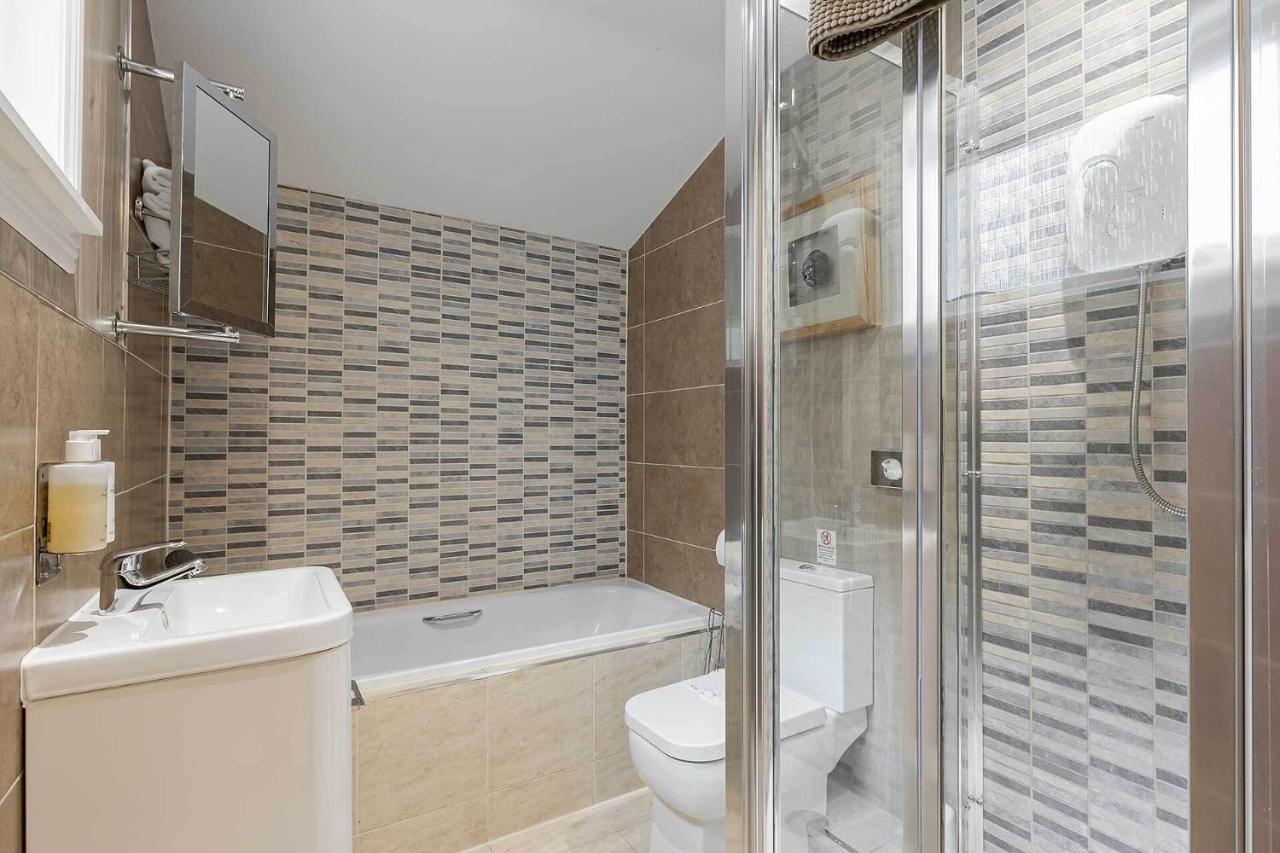 Carmel Apartments Falkirk Phòng bức ảnh